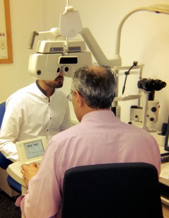 eyetest-equipment-optometrist-diopter-tool